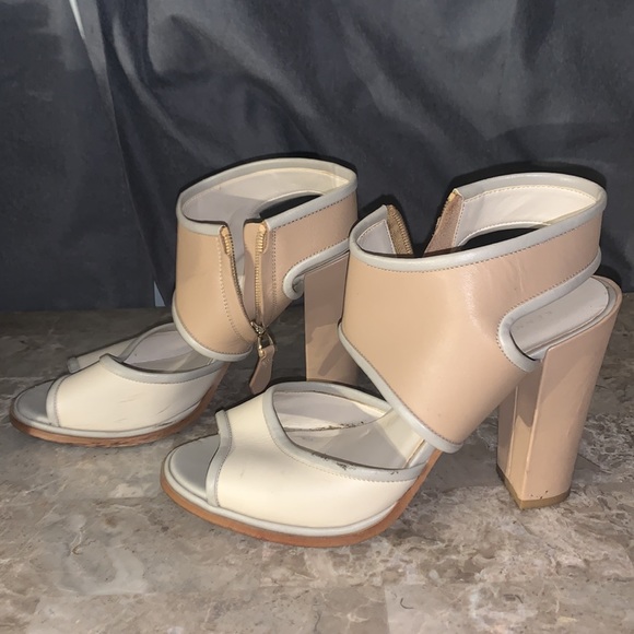 Chunky Heels - Picture 2 of 6